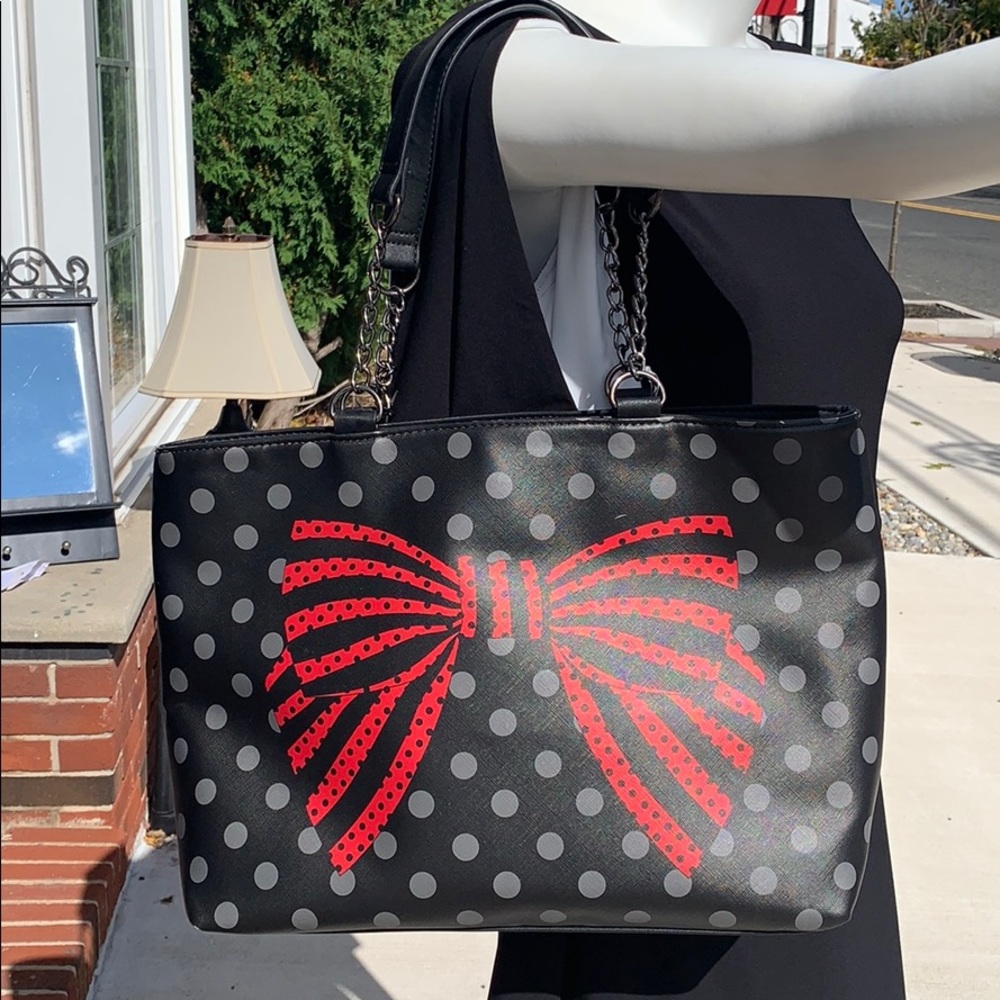 Red bow tote